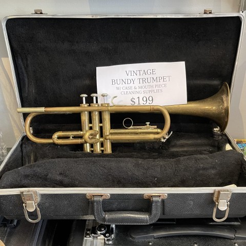 Vintage Bundy Trumpet w / Case